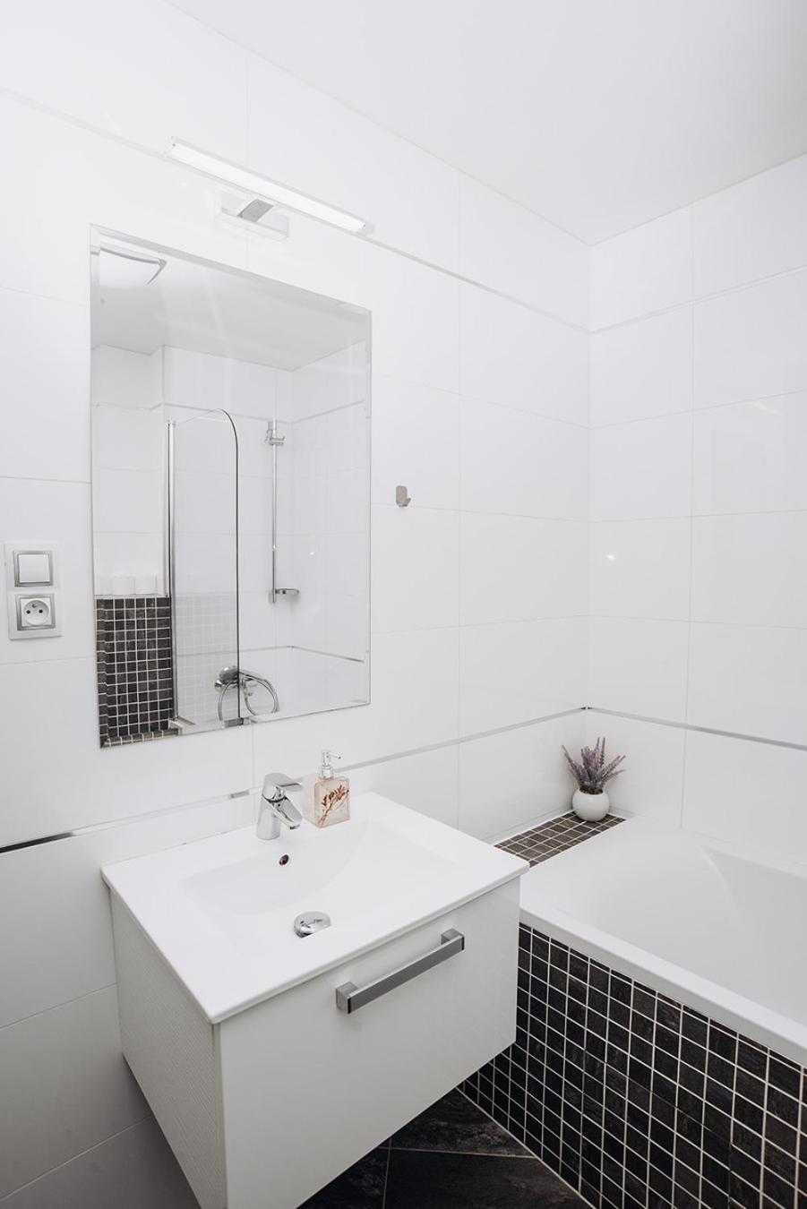 Ferienwohnung Garden Towers Prag Exterior foto